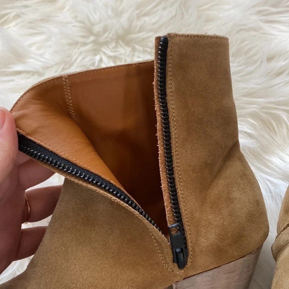 WOMAN by COMMON PROJECTS Tan Leather Booties Sz.35 Made in Italy EUC - Picture 9 of 9
